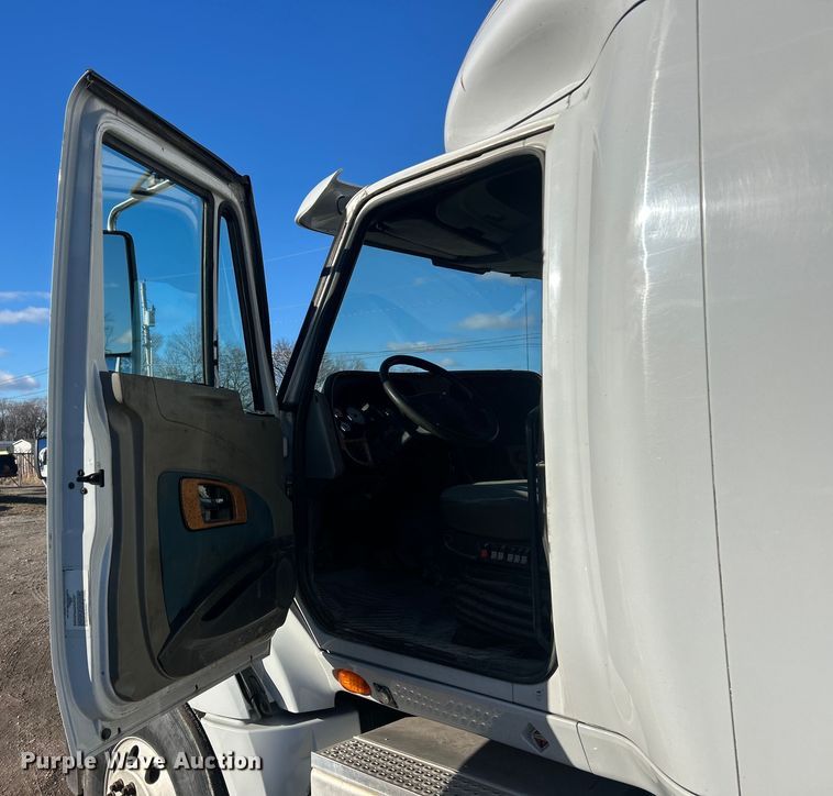 image for item ET6857 2014 International ProStar+122 semi truck