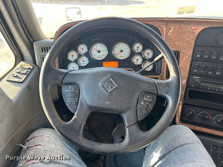 image for item ET6857 2014 International ProStar+122 semi truck