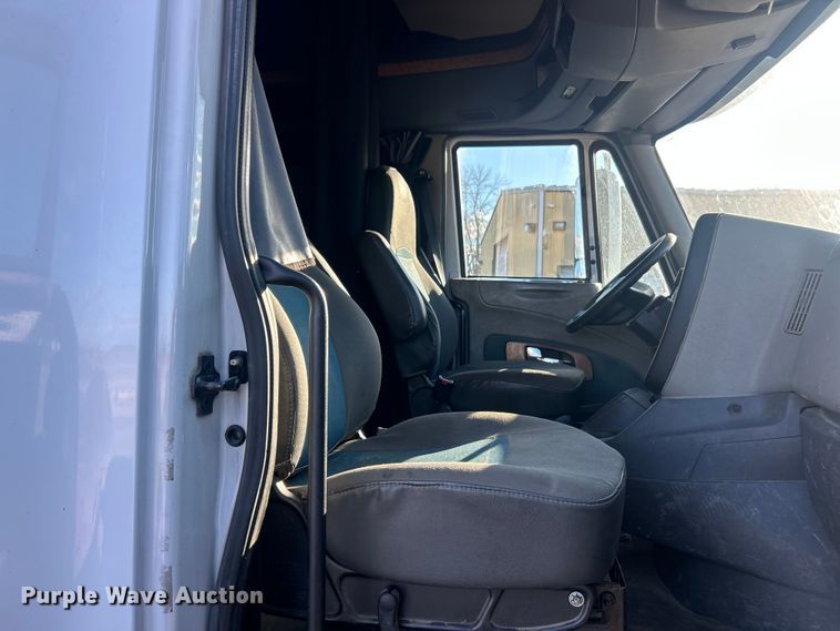 image for item ET6857 2014 International ProStar+122 semi truck