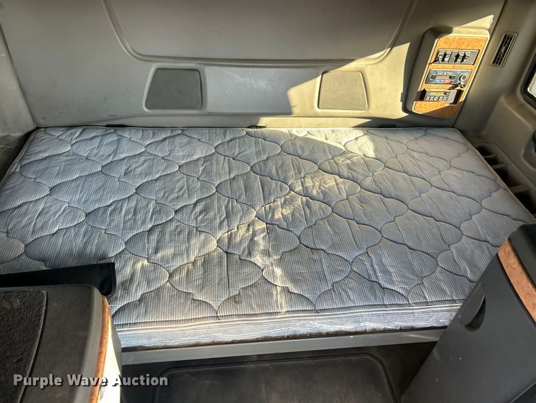 image for item ET6857 2014 International ProStar+122 semi truck