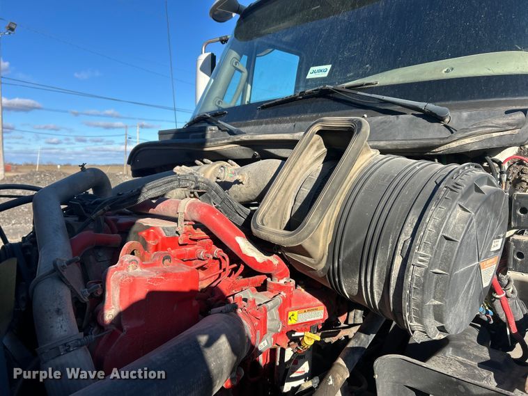 image for item ET6857 2014 International ProStar+122 semi truck