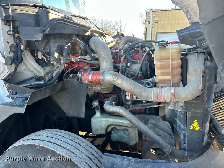 image for item ET6857 2014 International ProStar+122 semi truck