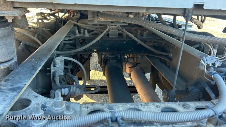 image for item ET6857 2014 International ProStar+122 semi truck