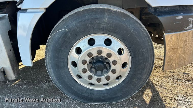 image for item ET6857 2014 International ProStar+122 semi truck