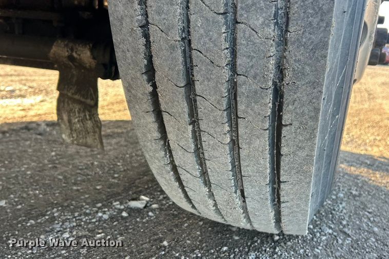 image for item ET6857 2014 International ProStar+122 semi truck