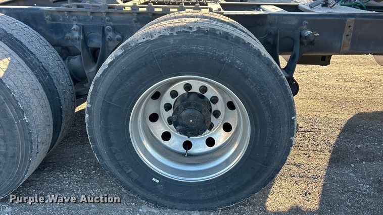 image for item ET6857 2014 International ProStar+122 semi truck