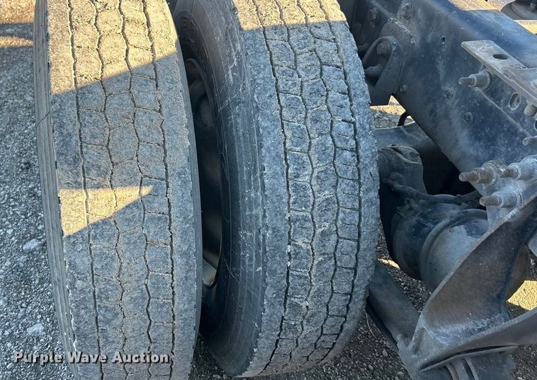 image for item ET6857 2014 International ProStar+122 semi truck