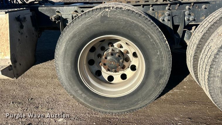 image for item ET6857 2014 International ProStar+122 semi truck