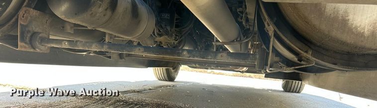 image for item ET6861 2015 Kenworth T680 semi truck