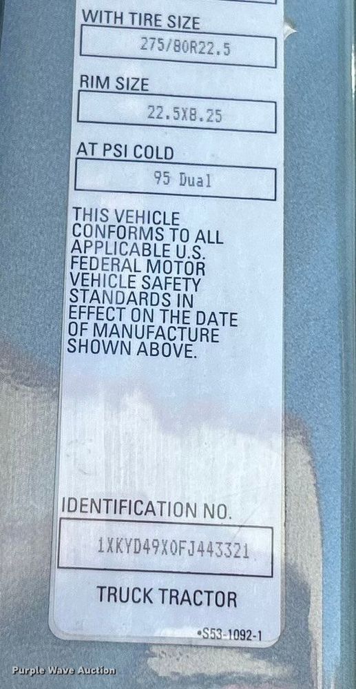 image for item ET6861 2015 Kenworth T680 semi truck