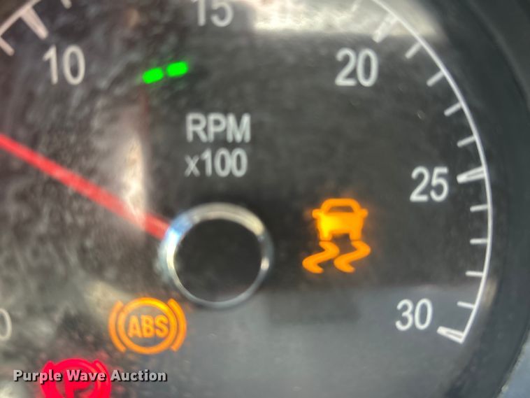 image for item ET6862 2015 Peterbilt 579 semi truck