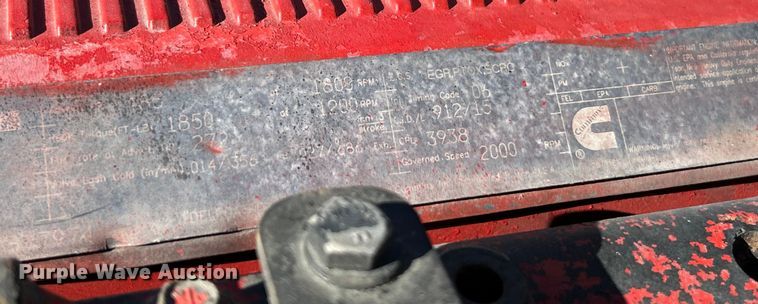 image for item ET6862 2015 Peterbilt 579 semi truck