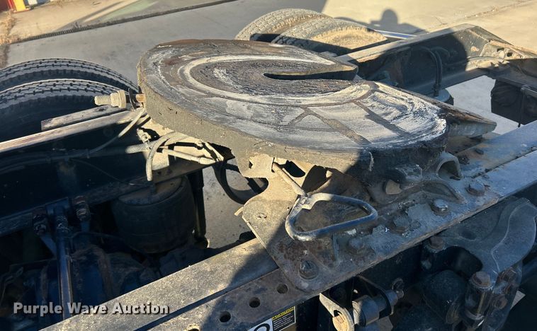 image for item ET6863 2016 Kenworth T680 semi truck