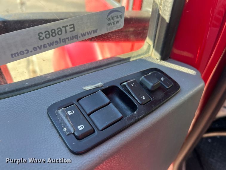 image for item ET6863 2016 Kenworth T680 semi truck