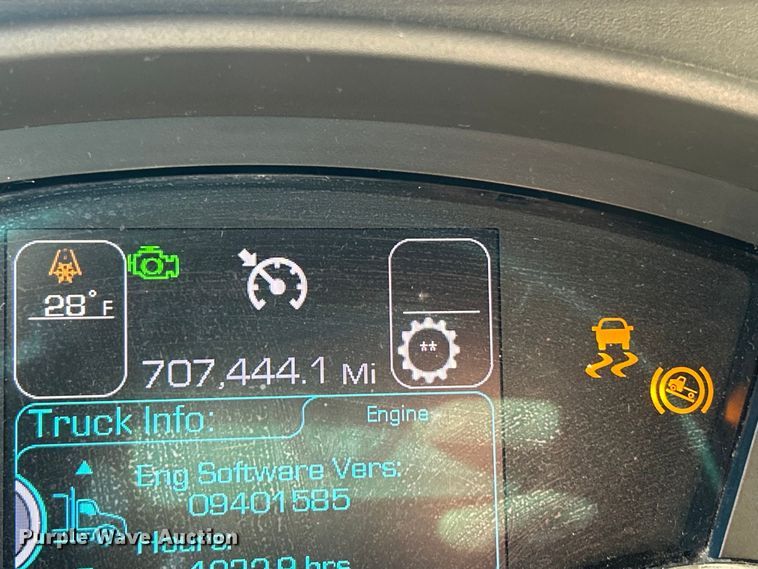 image for item ET6863 2016 Kenworth T680 semi truck