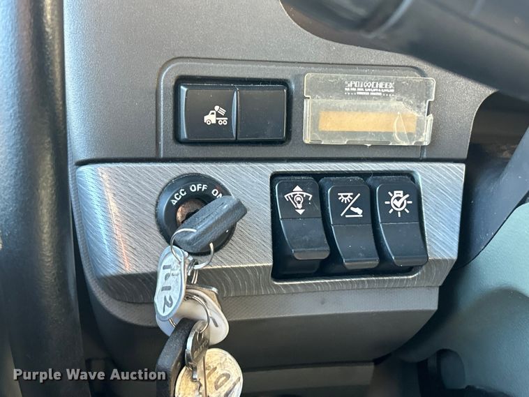 image for item ET6863 2016 Kenworth T680 semi truck