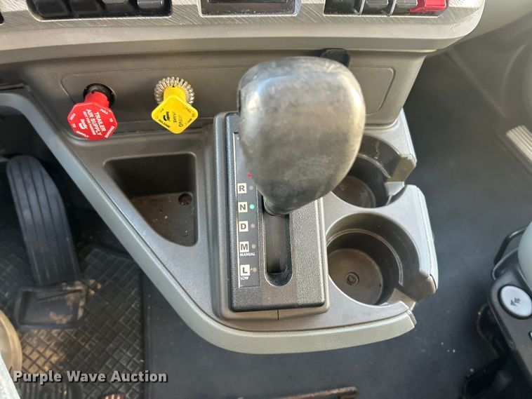 image for item ET6863 2016 Kenworth T680 semi truck