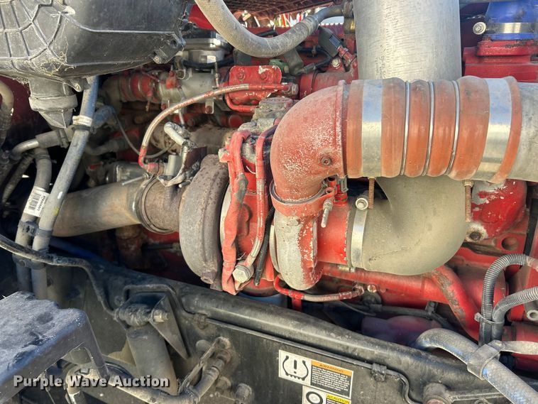 image for item ET6863 2016 Kenworth T680 semi truck