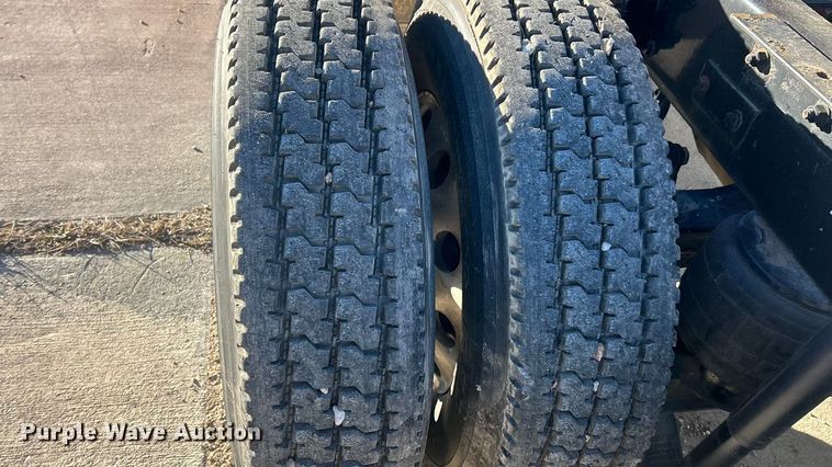 image for item ET6863 2016 Kenworth T680 semi truck