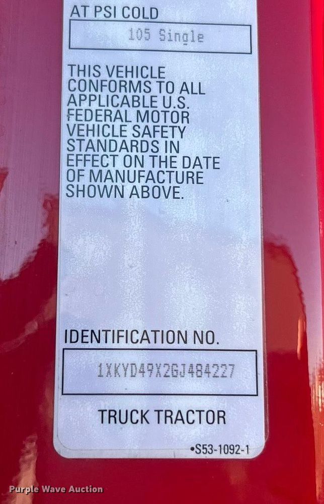 image for item ET6863 2016 Kenworth T680 semi truck