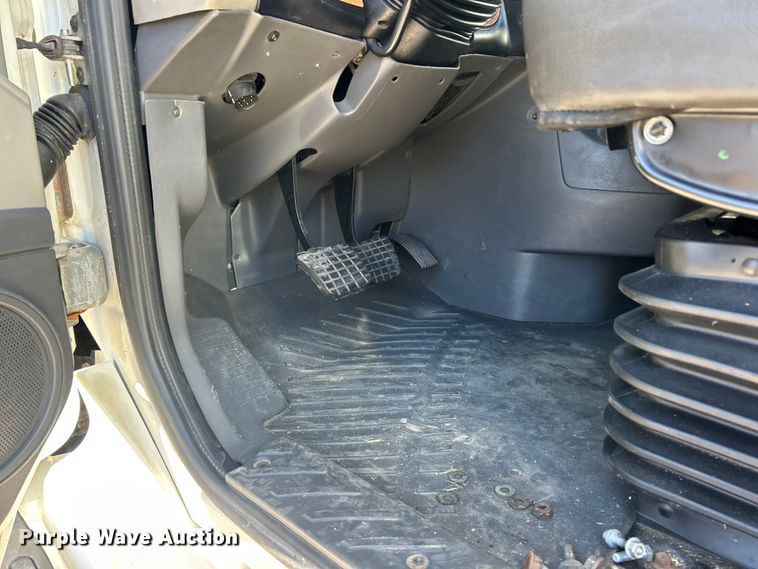 image for item ET6865 2016 International ProStar+122 semi truck