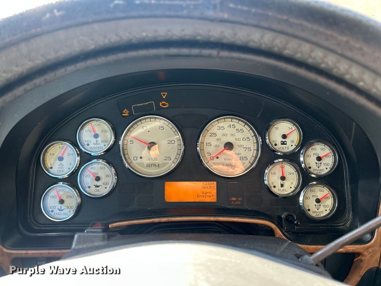 image for item ET6865 2016 International ProStar+122 semi truck