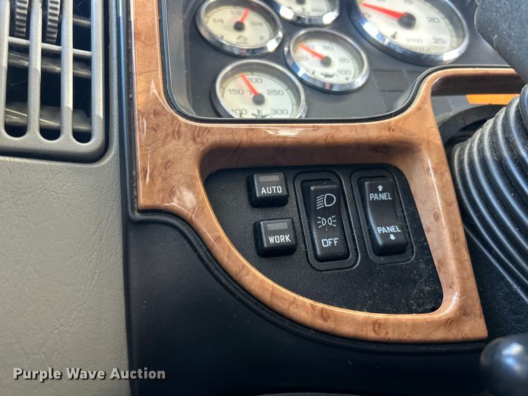 image for item ET6865 2016 International ProStar+122 semi truck