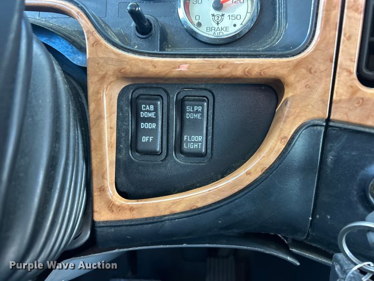 image for item ET6865 2016 International ProStar+122 semi truck