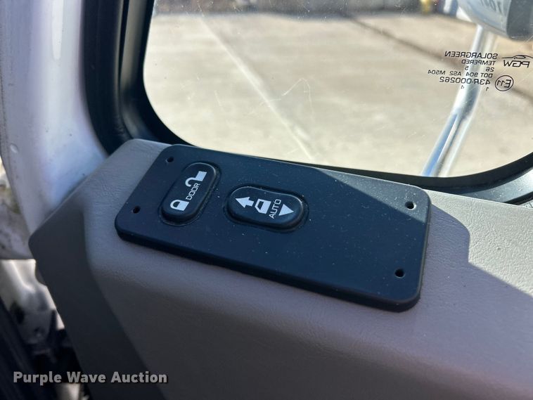 image for item ET6865 2016 International ProStar+122 semi truck