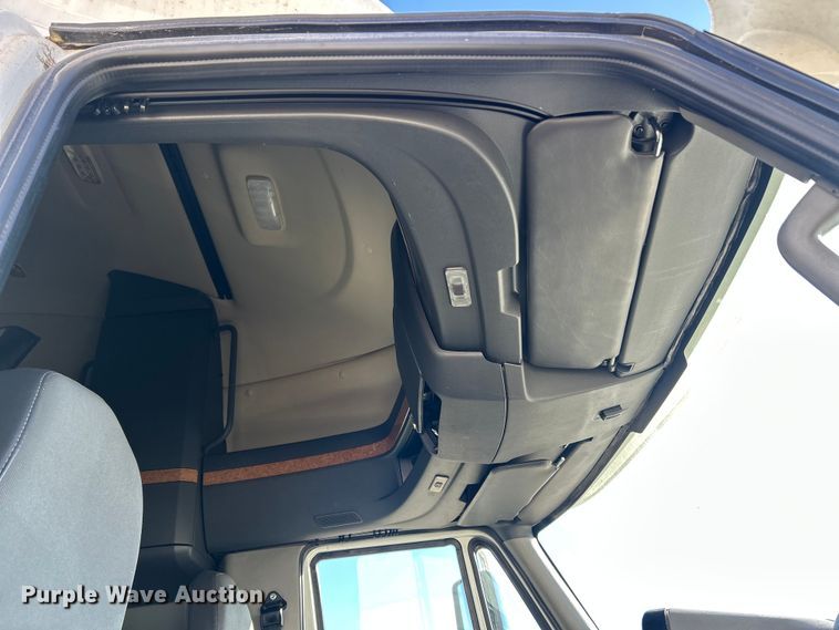 image for item ET6865 2016 International ProStar+122 semi truck