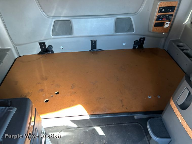 image for item ET6865 2016 International ProStar+122 semi truck