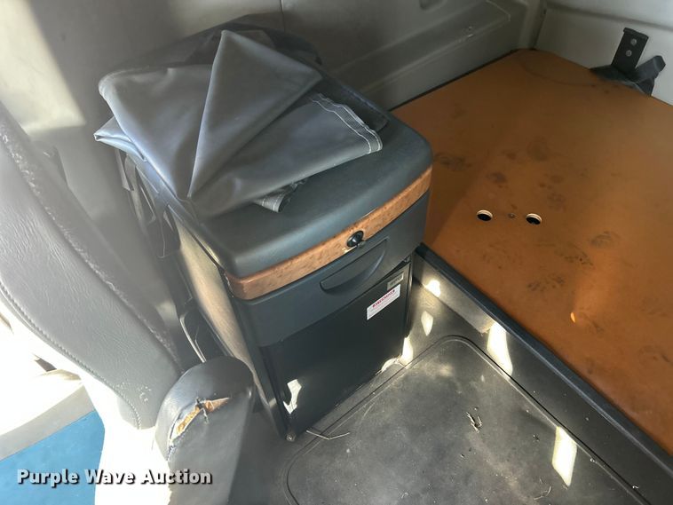 image for item ET6865 2016 International ProStar+122 semi truck