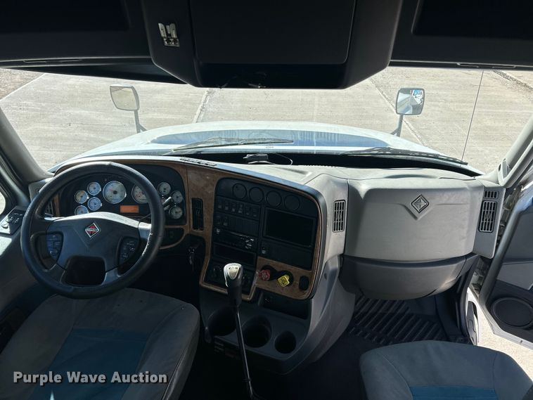 image for item ET6865 2016 International ProStar+122 semi truck