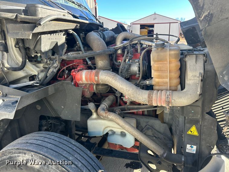 image for item ET6865 2016 International ProStar+122 semi truck