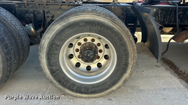 image for item ET6865 2016 International ProStar+122 semi truck