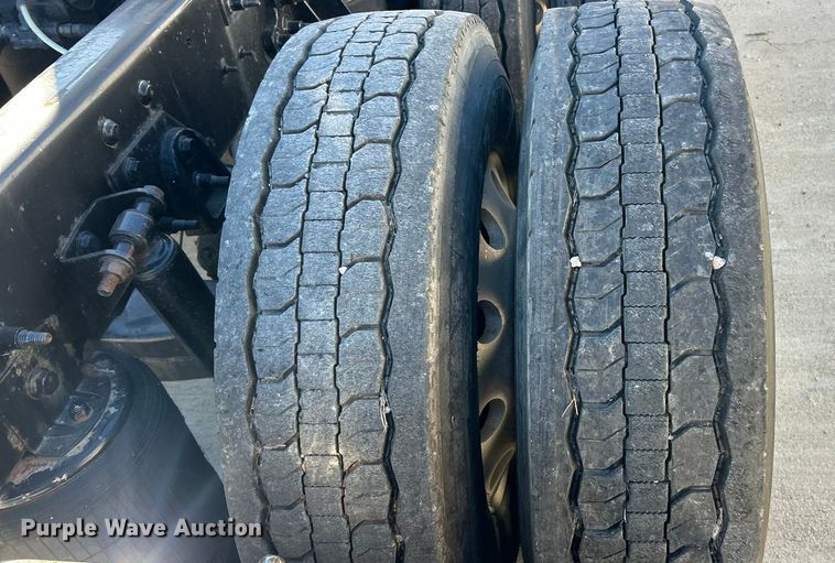 image for item ET6865 2016 International ProStar+122 semi truck