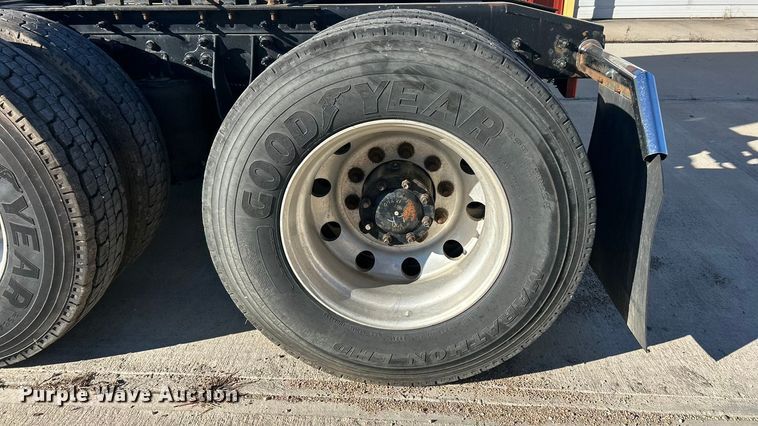 image for item ET6865 2016 International ProStar+122 semi truck