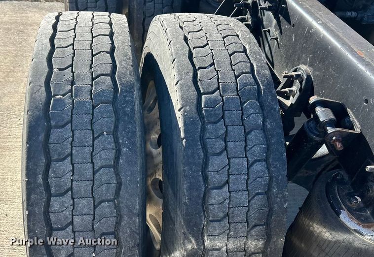 image for item ET6865 2016 International ProStar+122 semi truck