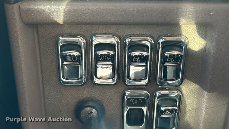 image for item ET6866 2014 Peterbilt 389 semi truck