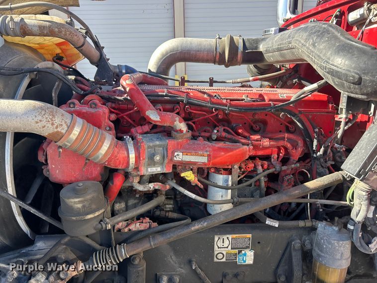 image for item ET6866 2014 Peterbilt 389 semi truck