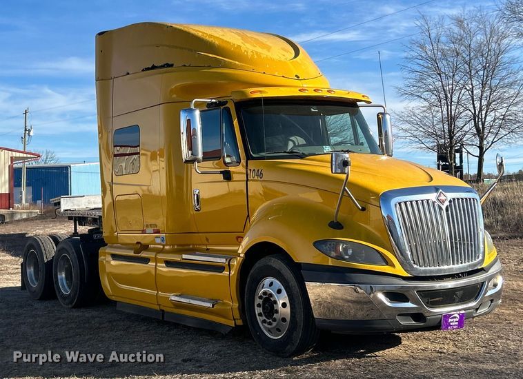 image for item ET6871 2015 International ProStar+122 semi truck