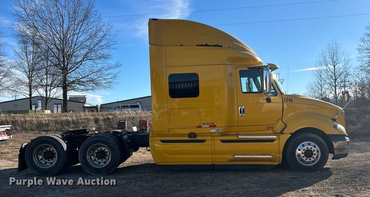 image for item ET6871 2015 International ProStar+122 semi truck