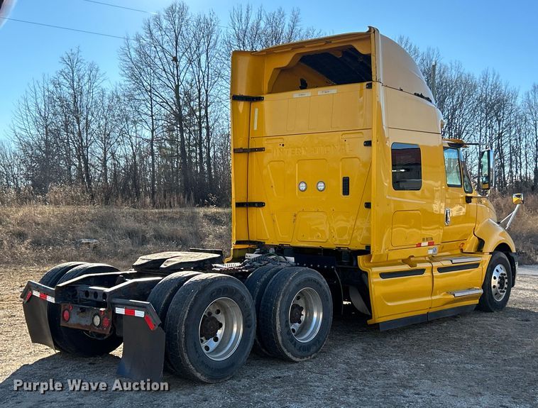 image for item ET6871 2015 International ProStar+122 semi truck