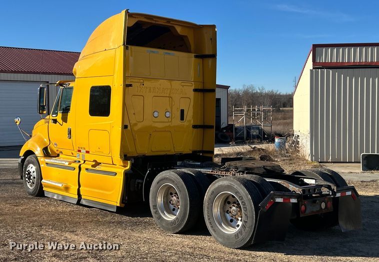 image for item ET6871 2015 International ProStar+122 semi truck