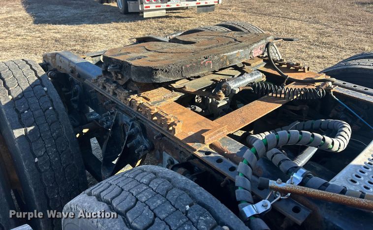 image for item ET6871 2015 International ProStar+122 semi truck