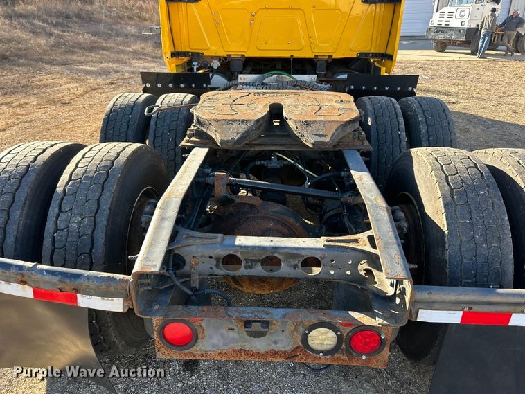 image for item ET6871 2015 International ProStar+122 semi truck