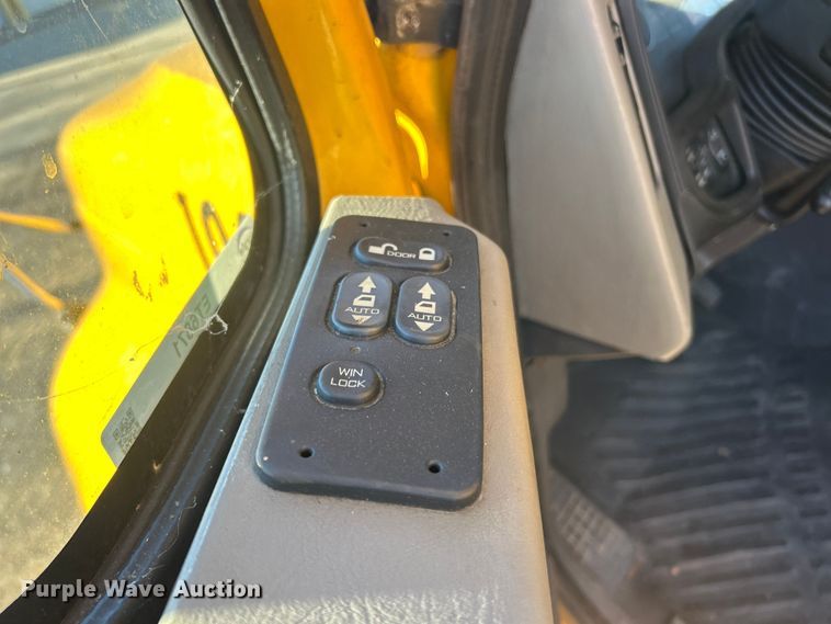 image for item ET6871 2015 International ProStar+122 semi truck