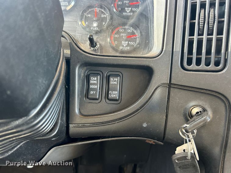 image for item ET6871 2015 International ProStar+122 semi truck