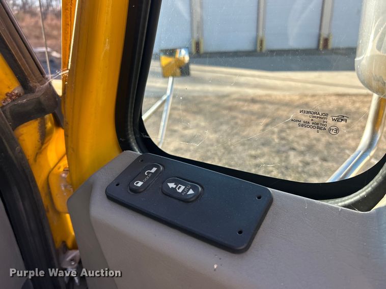 image for item ET6871 2015 International ProStar+122 semi truck