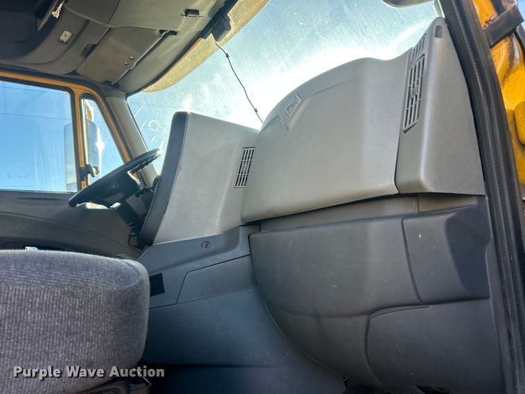 image for item ET6871 2015 International ProStar+122 semi truck